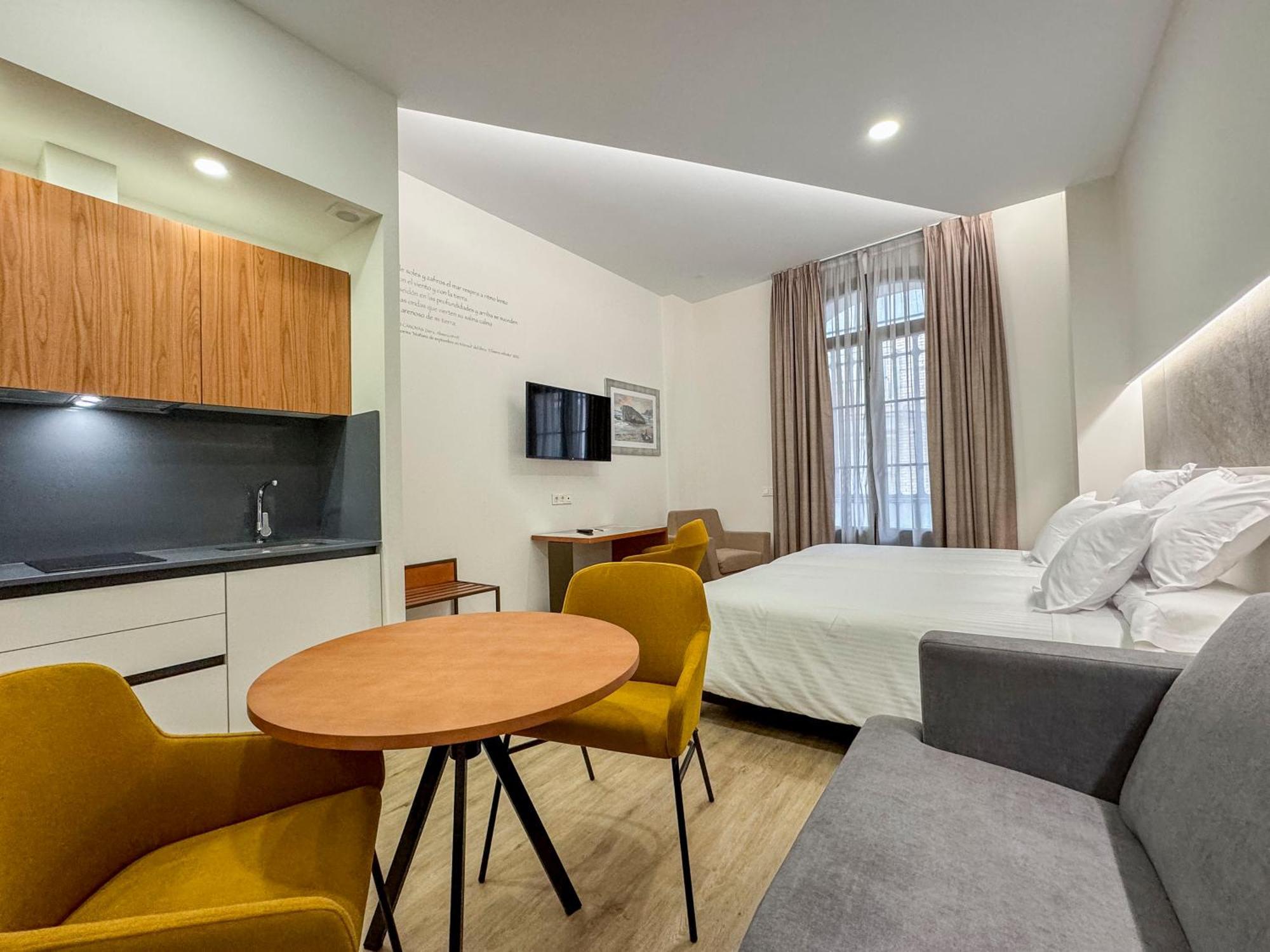 Torreluz Suites Almeria Exterior photo