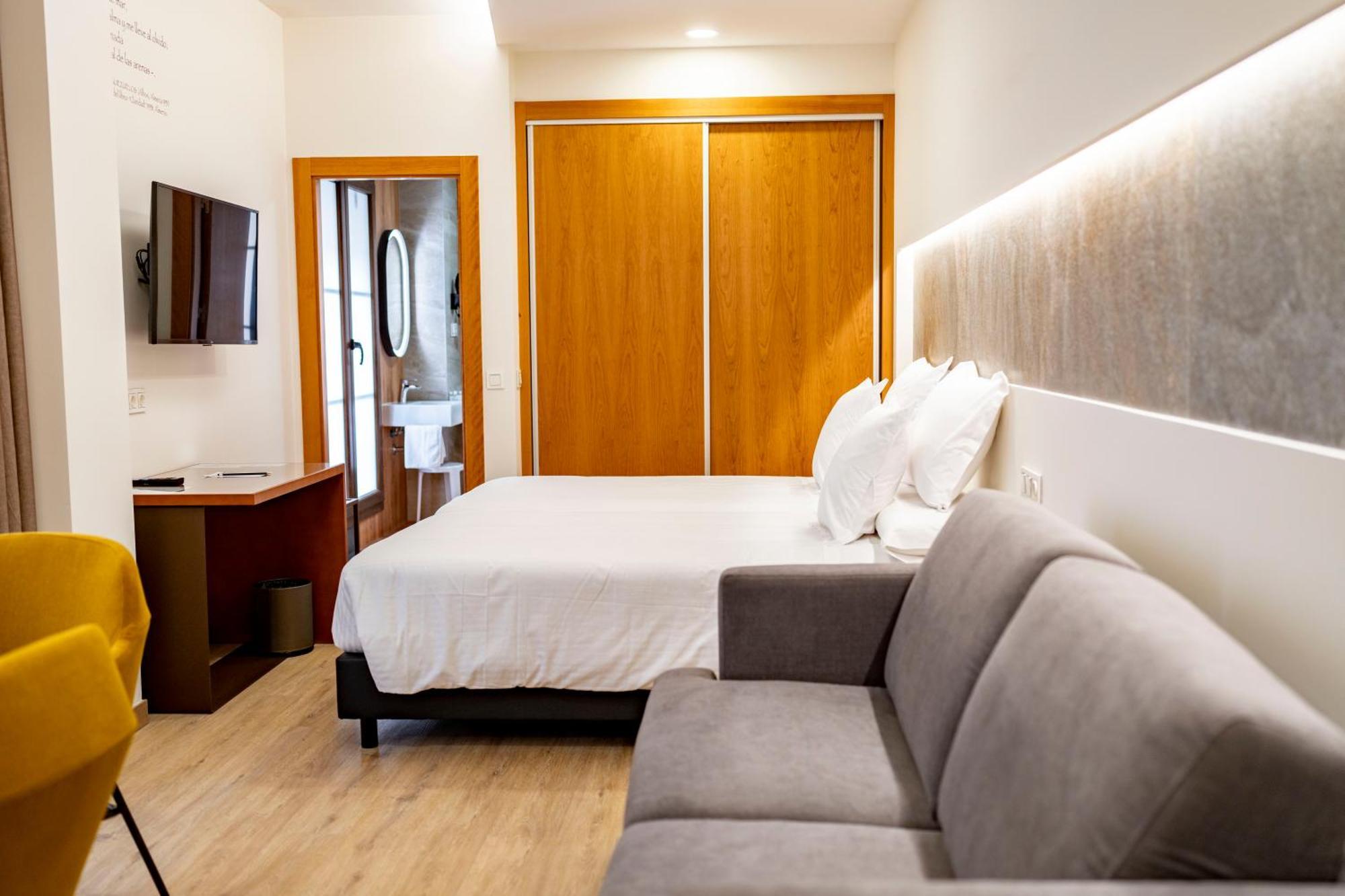 Torreluz Suites Almeria Exterior photo