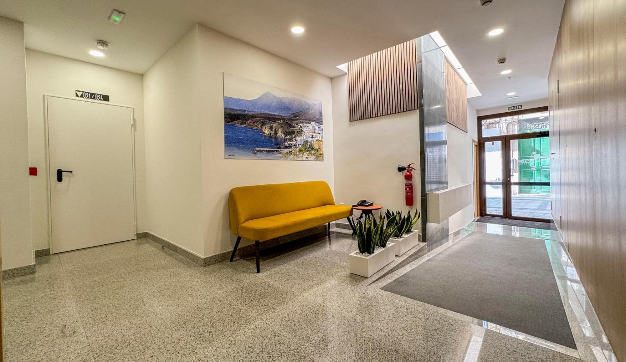 Torreluz Suites Almeria Exterior photo