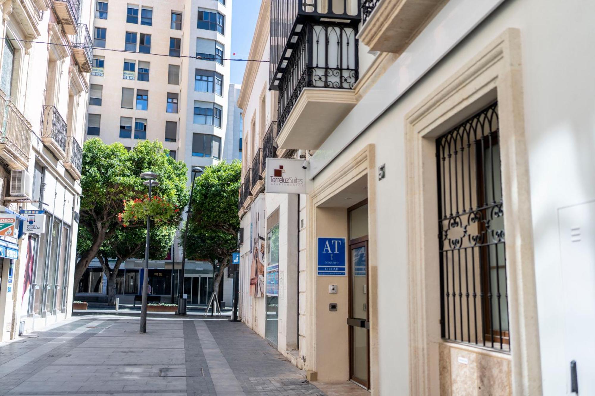 Torreluz Suites Almeria Exterior photo